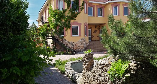 Отель Old Garden Черноморское - официальный сайт